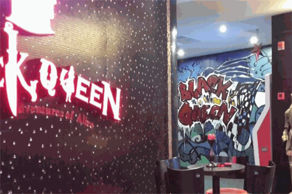 黑桃皇后密室逃脱